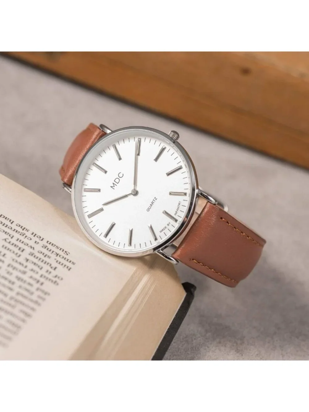 Minimalist Men's Dress Watch - Ultra Thin Design, Stylish Leather Band